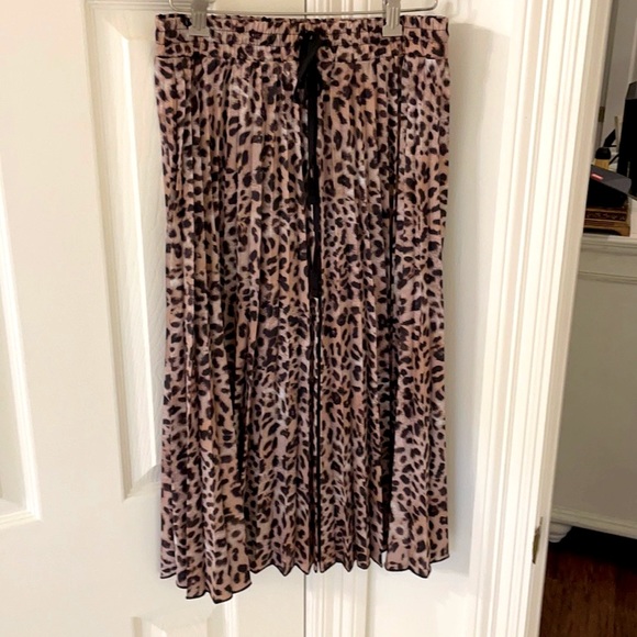 Leopard midi skirt, like new! - Picture 5 of 5